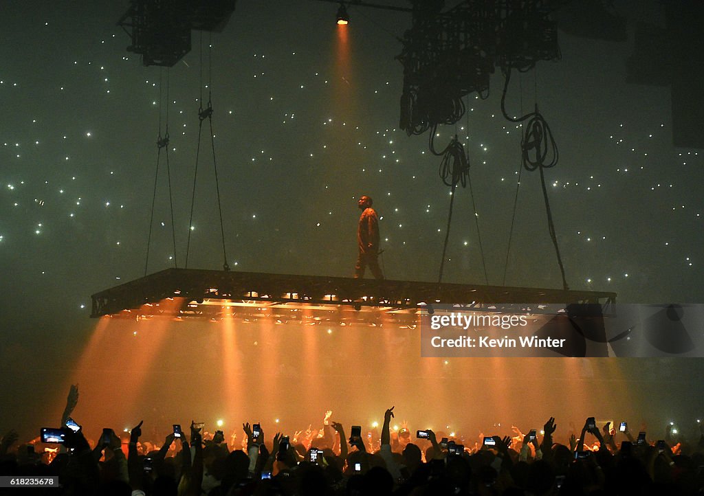 Kanye West Performs At The Forum