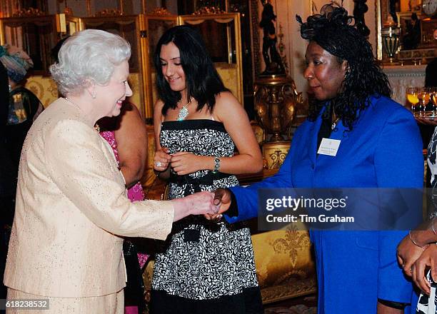 Elizabeth Walker 90 photos et images haute résolution de Murder Of Anthony Walker ...