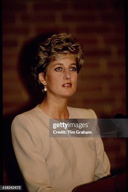 LADY DIANA GIVING A TALK ON BULIMIA