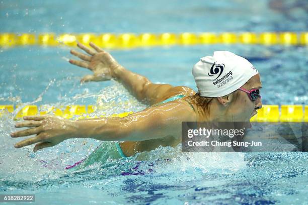 Madeline Groves of Australia competes in the Women's 200m Butterfly final on the day two of the FINA Swimming World Cup 2016 Tokyo at Tokyo Tatsumi...