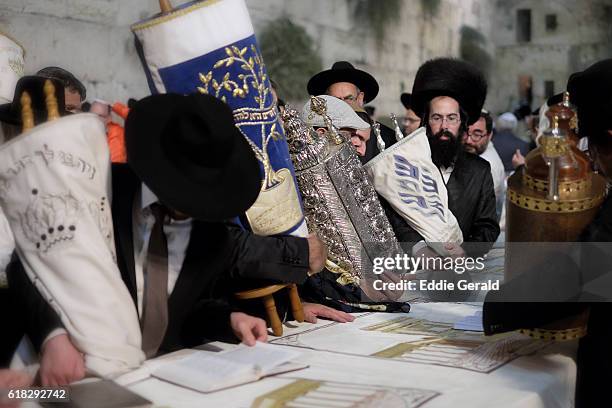 146 Simchat Torah Stock Photos High Res Pictures And Images Getty 146-simchat-torah-stock-photos-high-res-pictures-and-images-getty