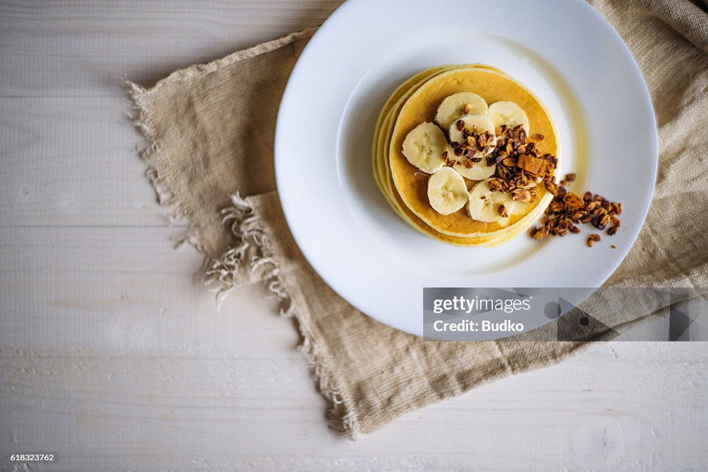 Banana Granola Pancakes