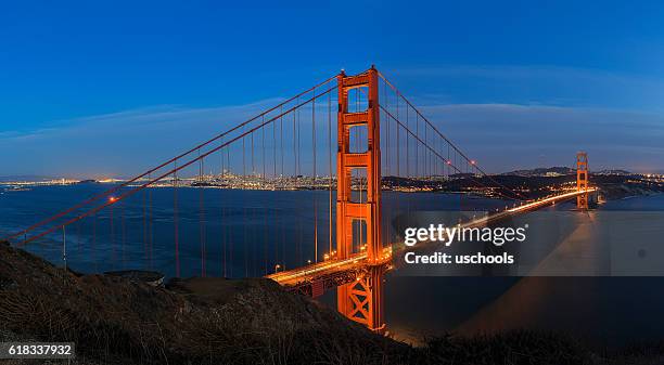 golden gate bridge over san francisco panorama - golden gate bridge night 個照片及圖片檔