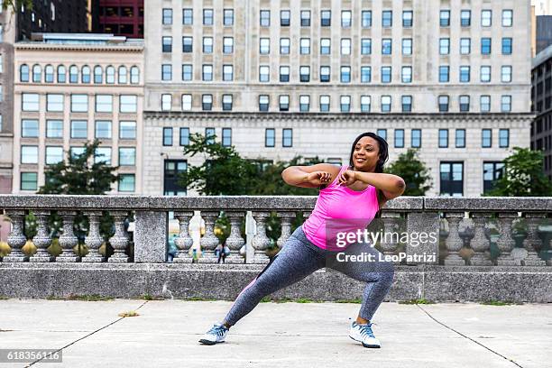 outdoor fitness activities in the city - chicago - usa - heavy set women stock pictures, royalty-free photos & images