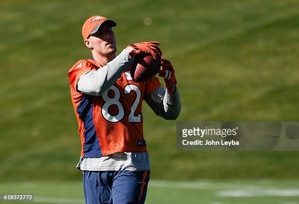 Denver Broncos tight end Jeff Heuerman catches a pass during practice October 26, 2016 at Dove Valley.