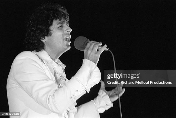 Singer Enrico Macias was invited by President Anwar Sadat to sing in Egypt. Thus it was that Enrico Macias, the son of a Jewish family from Algeria,...