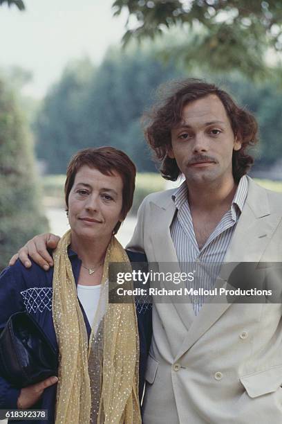 French actors Annie Girardot and Patrick Dewaere on the set of La Cle sur la porte written and directed by Yves Boisset.