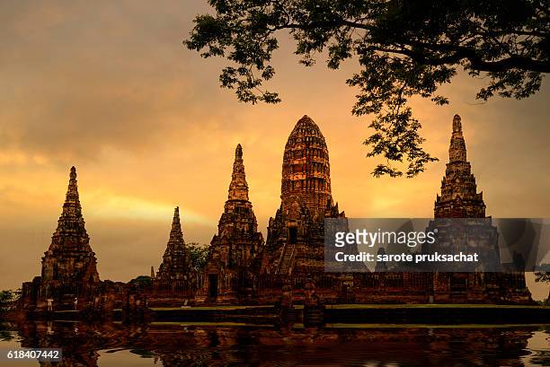 chaiwatthanaram temple ayutthaya, thailand. - indochina stock-fotos und bilder