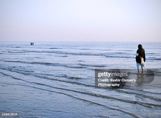 streets of karachi - clifton beach pakistan stock pictures, royalty-free photos & images