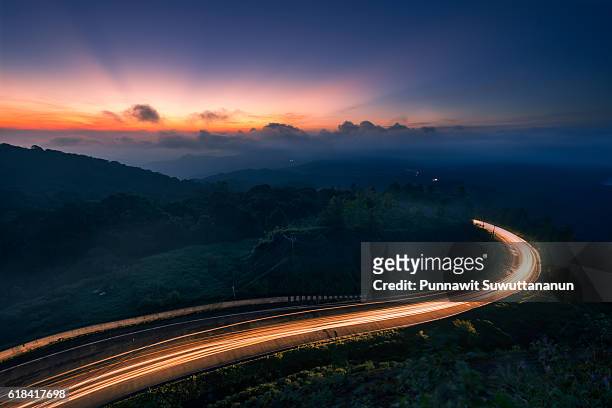 beautiful road at inthanon mountain, chiang mai - cars in a row stock pictures, royalty-free photos & images