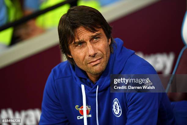 Antonio Conte, Manager of Chelsea looks on during the EFL Cup fourth round match between West Ham United and Chelsea at The London Stadium on October...