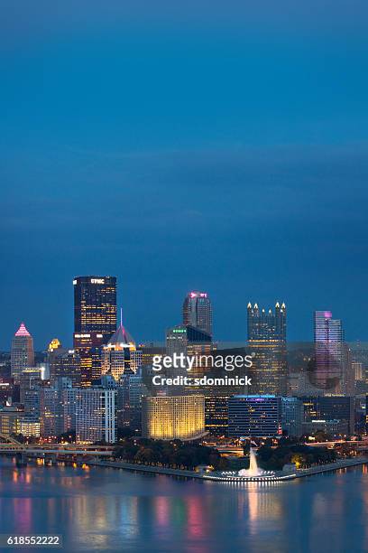 evening in pittsburgh pennsylvania - pennsylvania skyline stock pictures, royalty-free photos & images
