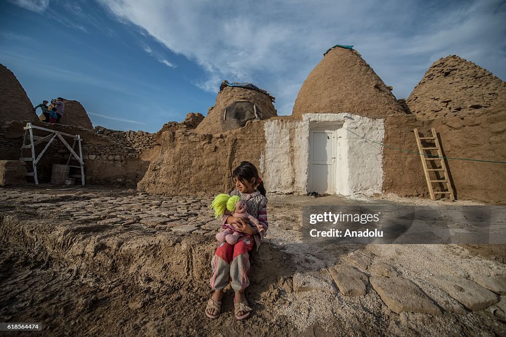 250 year old conical domed houses in Turkey's Sanliurfa