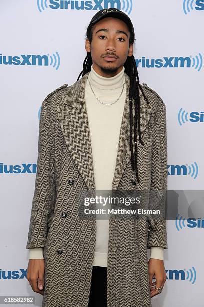 Topz Rapper 77 Topaz Jones Stock Photos, High-Res Pictures, and Images - Getty Images