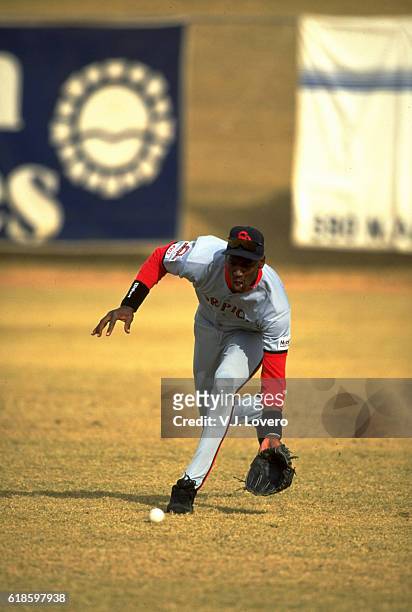 Scottsdale Scorpions Michael Jordan in action, fielding during game at Scottsdale Stadium. Scottsdale, AZ CREDIT: V.J. Lovero