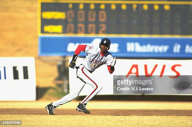 Scottsdale Scorpions Michael Jordan in action, running bases during game at Scottsdale Stadium. Scottsdale, AZ CREDIT: V.J. Lovero