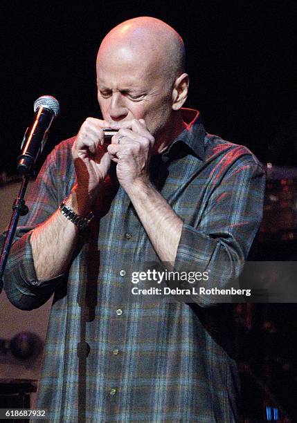 Bruce WIllis performs live during the 15th Annual "A Great Night in Harlem" Gala at The Apollo Theater on October 27, 2016 in New York City.