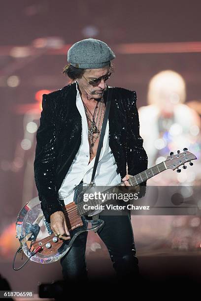 Joe Perry of Aerosmith performs onstage at Arena Ciudad de Mexico on October 27, 2016 in Mexico City, Mexico.
