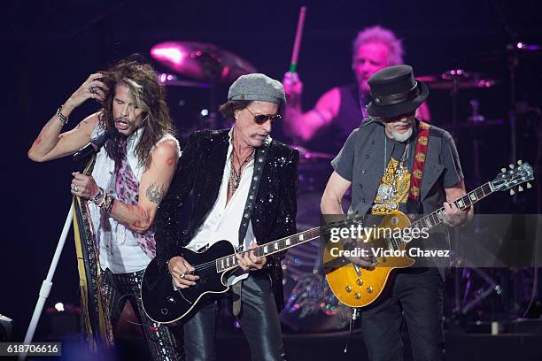 Singer Steven Tyler, Joe Perry and Brad Whitford of Aerosmith perform onstage at Arena Ciudad de Mexico on October 27, 2016 in Mexico City, Mexico.