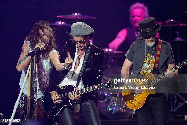 Singer Steven Tyler, Joe Perry and Brad Whitford of Aerosmith perform onstage at Arena Ciudad de Mexico on October 27, 2016 in Mexico City, Mexico.