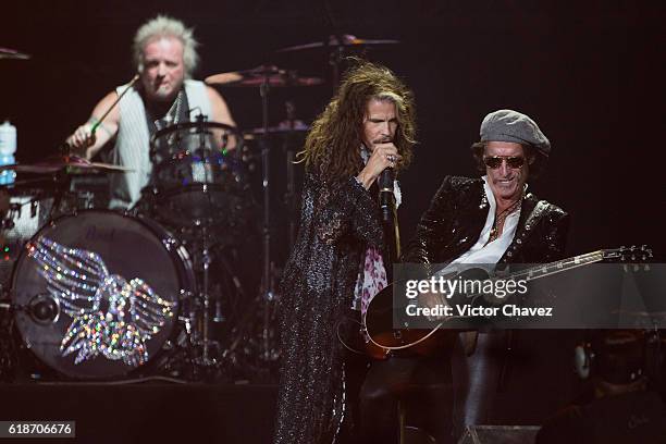 Joey Kramer, singer Steven Tyler and Joe Perry of Aerosmith perform onstage at Arena Ciudad de Mexico on October 27, 2016 in Mexico City, Mexico.