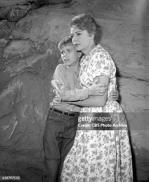 Jon Provost and June Lockhart in the CBS television show, Lassie episode, Lassie to the Rescue. Image dated June 25, 1963. Burbank, CA.