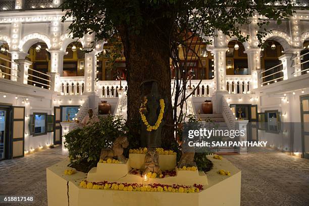 13 Hutheesing Haveli Stock Photos, High-Res Pictures, and Images ...