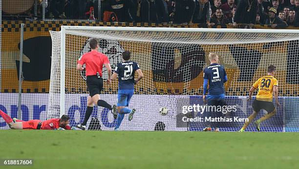 Stefan Kutschke of Dresden scores the fived goal during the Second Bundesliga match between SG Dynamo Dresden and Eintracht Braunschweig at...