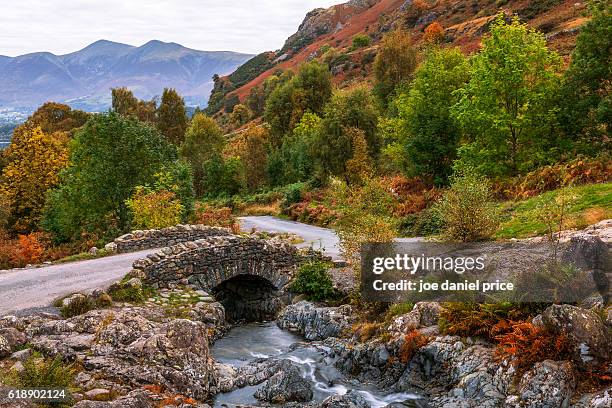 autumn colours, ashness bridge, keswick, lake district, cumbria, england - keswick stock pictures, royalty-free photos & images