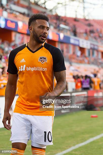 Houston Dynamo forward Giles Barnes warms up during the MLS soccer match between Philadelphia Union and Houston Dynamo at BBVA Compass Stadium in...