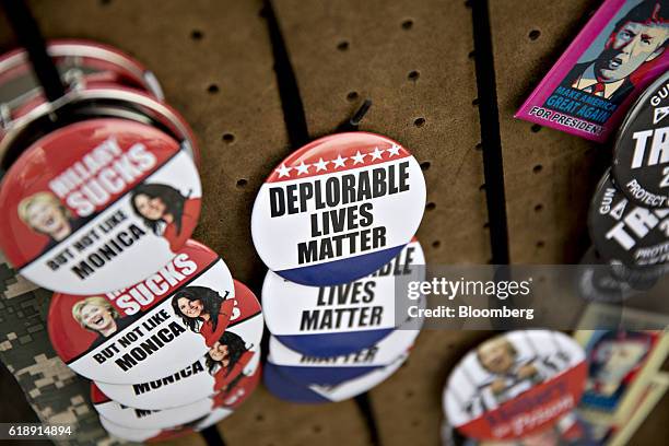 Buttons Protest Rally 13 Daniel E Button Stock Photos, High-Res Pictures, and Images - Getty ...