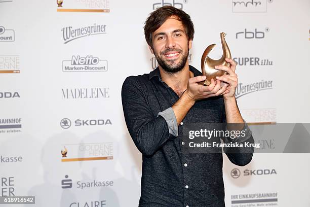 Max Giesinger attends the Goldene Henne on October 28, 2016 in Leipzig, Germany.