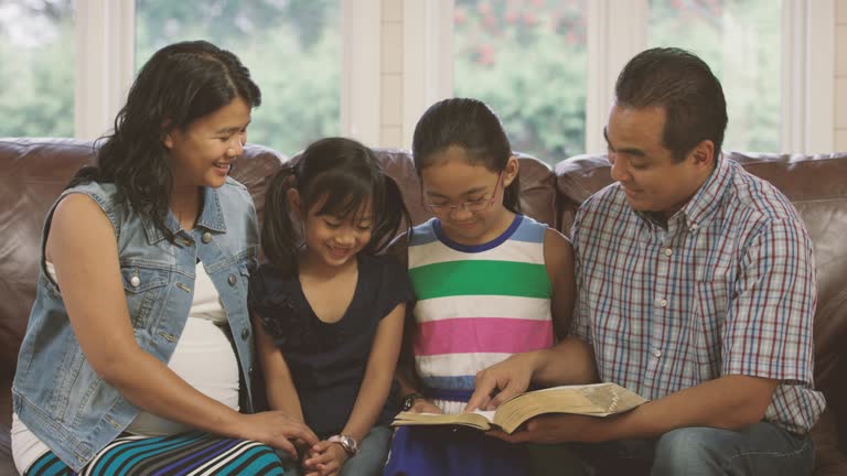 39 Family Bible Study Stock Videos, Footage, & 4K Video Clips - Getty ...
