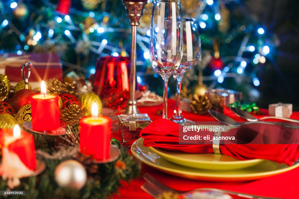 Elegant Christmas table setting