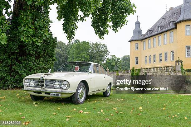 alfa romeo 2600 sprint klassischer italienischer sportwagen - alfa romeo spider stock-fotos und bilder