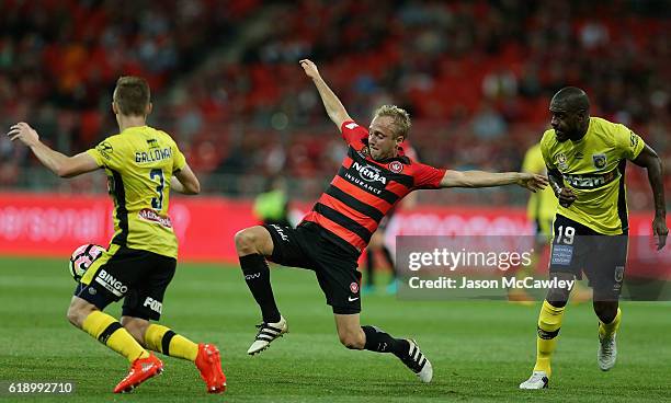 Mitch Nichols of the Wanderers competes for the ball during the round four A-League match between the Western Sydney Wanderers and the Central Coast...