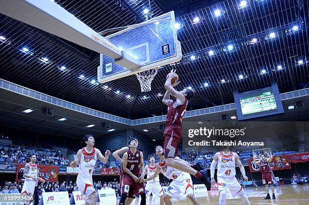 Ryan Spangler of the Kawasaki Brave Thunders goes up for a shoot during the B. League match between Toshiba Kawasaki Brave Thunders and SAN-EN...