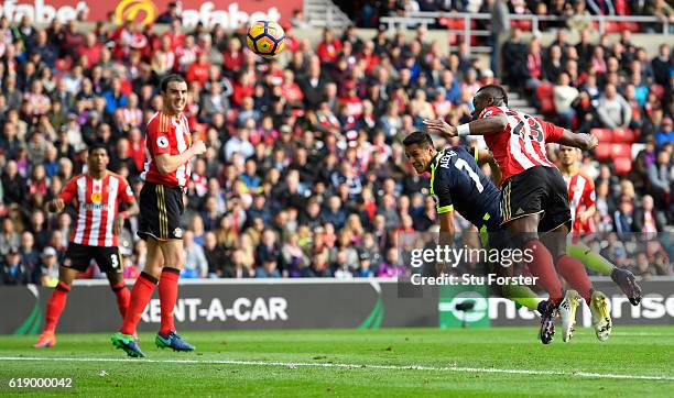 Alexis Sanchez of Arsenal scores his sides first goal during the Premier League match between Sunderland and Arsenal at the Stadium of Light on...