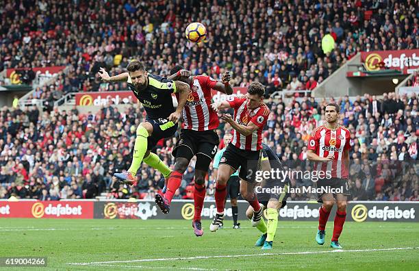 Oliver Giroud of Arsenal scores his second goal during the Premier League match between Sunderland and Arsenal at Stadium of Light on October 29,...