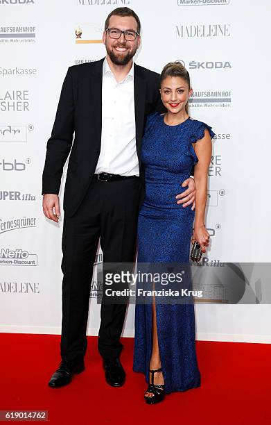 German-turkish actress Arzu Bazman and boyfriend attend the Goldene Henne on October 28, 2016 in Leipzig, Germany.