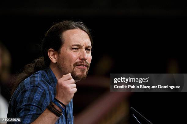 Leader of Podemos party Pablo Iglesias speaks during the final day of the investiture debate at the Spanish Parliament on October 29, 2016 in Madrid,...