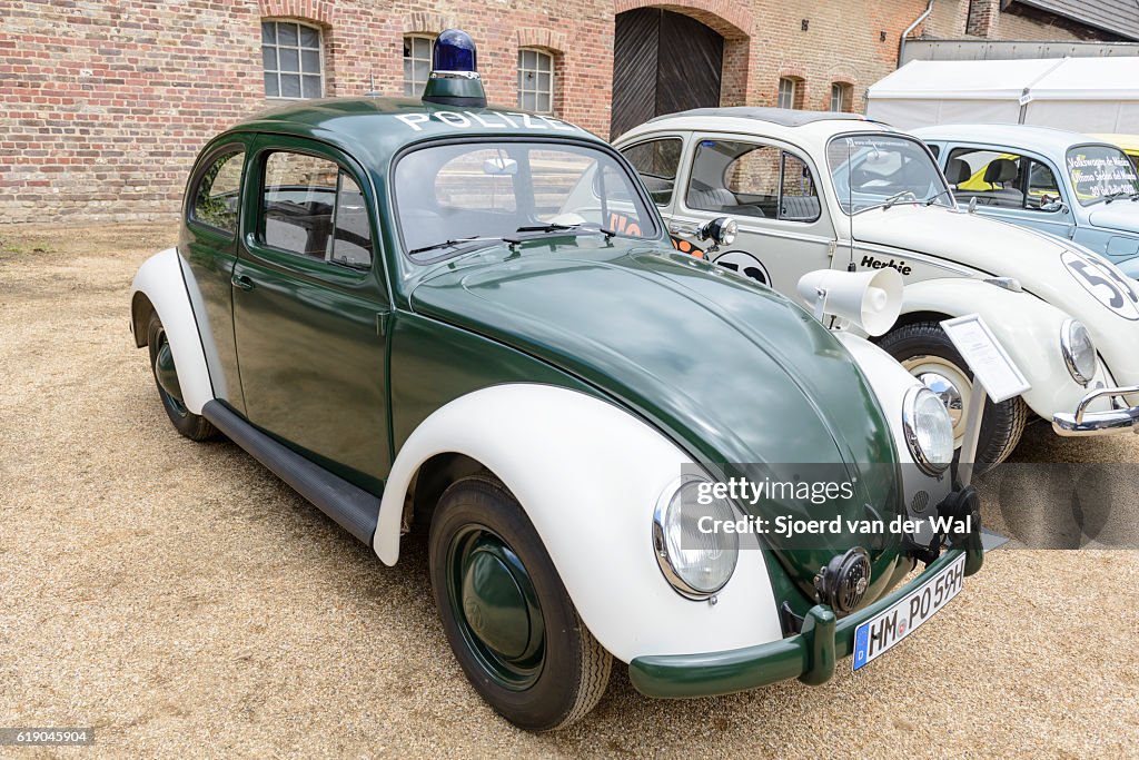Volkswagen Beetle o VW Bug coche de policía alemán