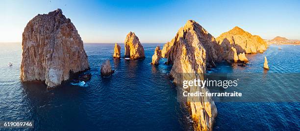 panoramablick auf cabo san lucas mexiko - halbinsel niederkalifornien stock-fotos und bilder