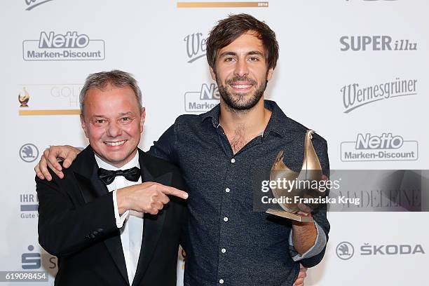 Stefan Kobus and Max Giesinger attend the Goldene Henne on October 28, 2016 in Leipzig, Germany.