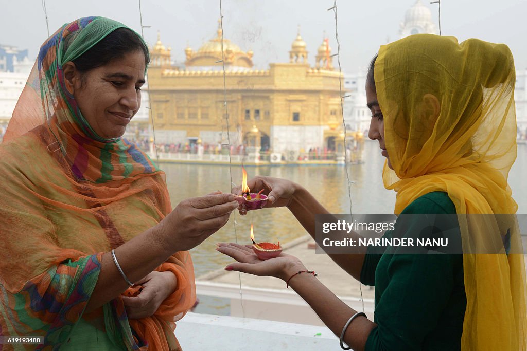 INDIA-RELIGION-SIKH-DIWALI