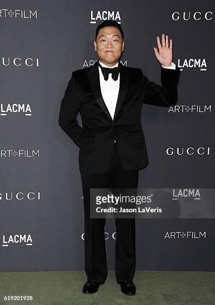 Attends the 2016 LACMA Art + Film gala at LACMA on October 29, 2016 in Los Angeles, California.