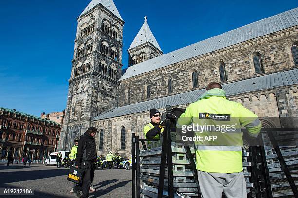 Barriers are set up in front of the Lund's cathedral in Lund, Sweden on October 30, 2016 on the eve of a visit of Pope Francis. / AFP / TT NEWS...