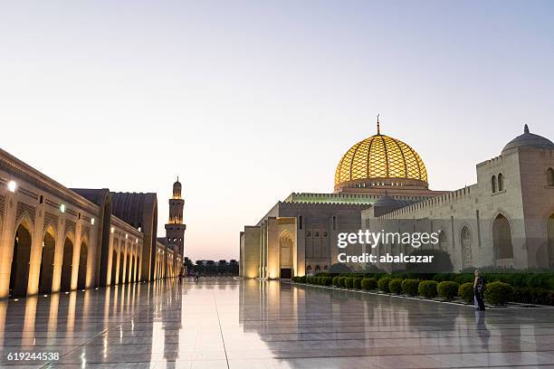 sultan-quabus-moschee in maskat. - grand mosque oman stock-fotos und bilder