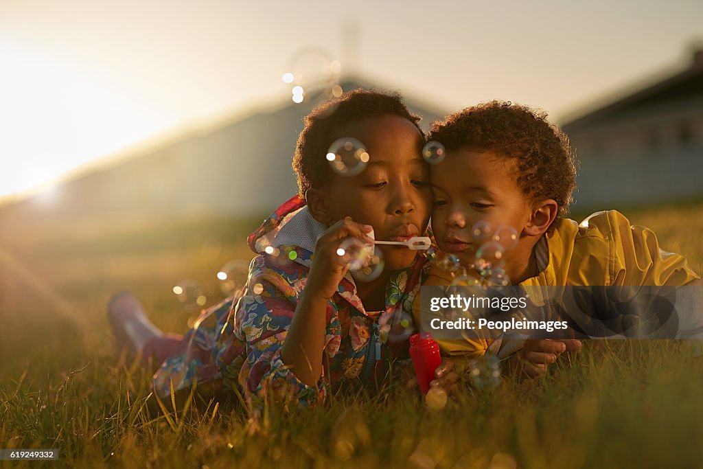 Irmãos e os melhores amigos