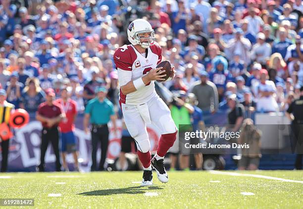 Carson Palmer of the Arizona Cardinals looks to pass during the game between the Arizona Cardinals and the Buffalo Bills on September 25, 2016 at New...